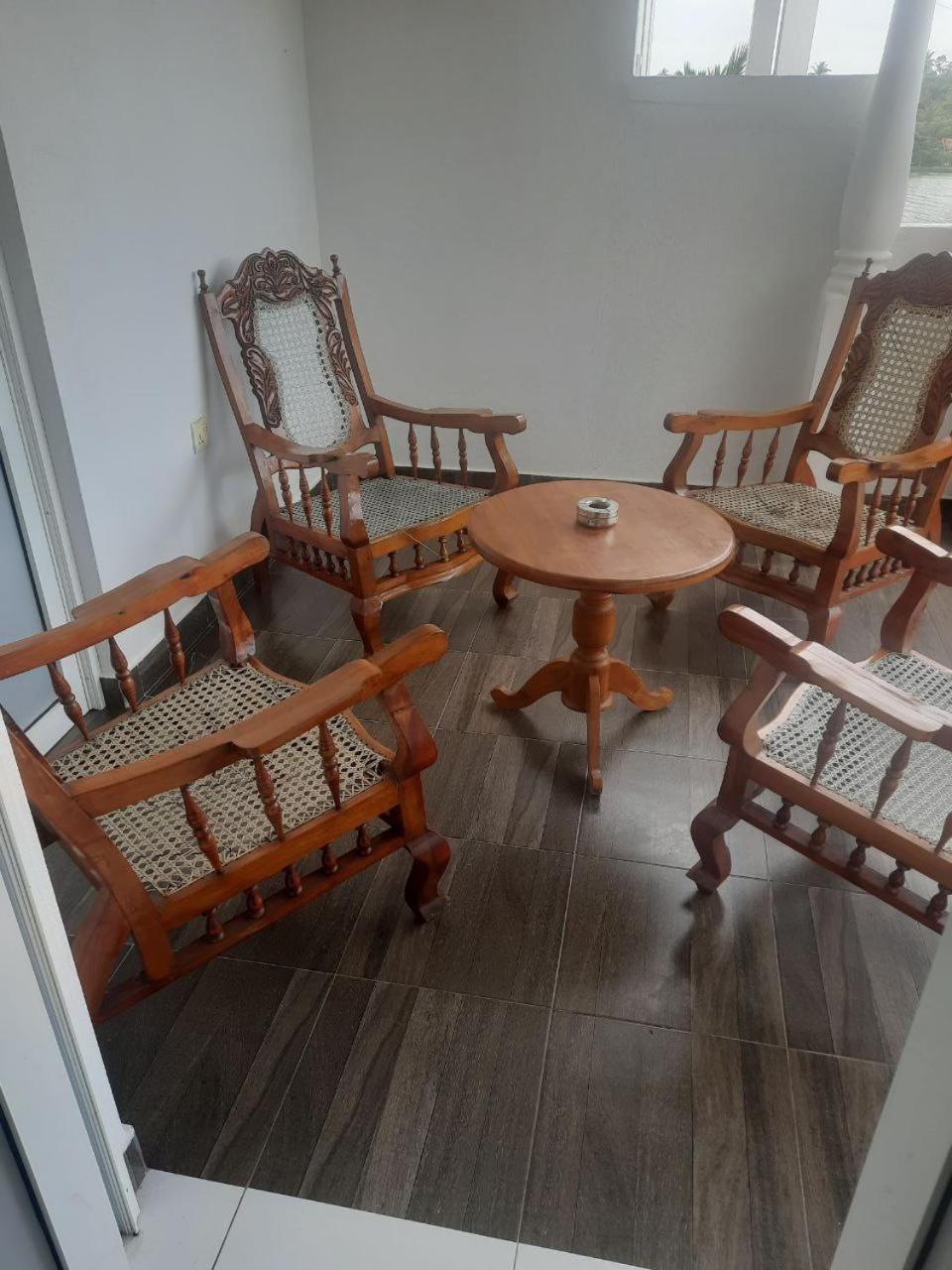 Lake View Villa Mirissa Εξωτερικό φωτογραφία